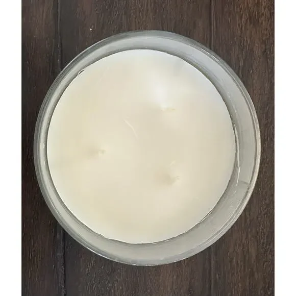 Bath & Body Works Falling Flurries 3-Wick Candle Holiday 2022‎ NEW - Picture 4 of 5